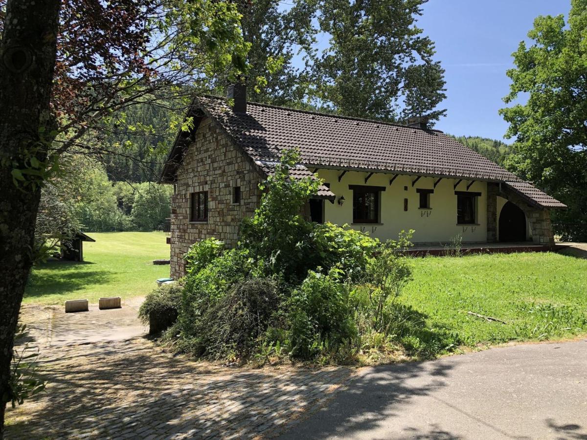 Ardennes Villa With Riverside Garden And Views Atzerath Bagian luar foto